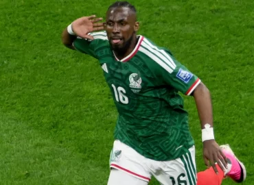 Mexico advance to Round of 16 after 2-0 victory over Ecuador with Quiñones and Jiménez goals